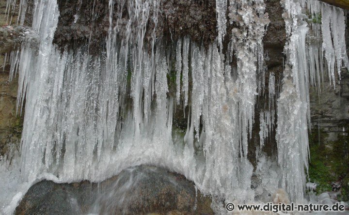 Langenfelder Wasserfall im Winter